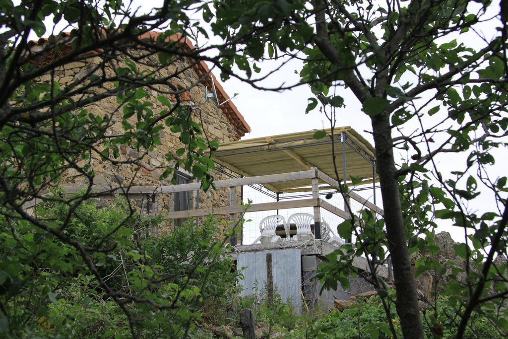 Gite Chez Coste Gilles Saint-Privat-du-Dragon Exterior foto