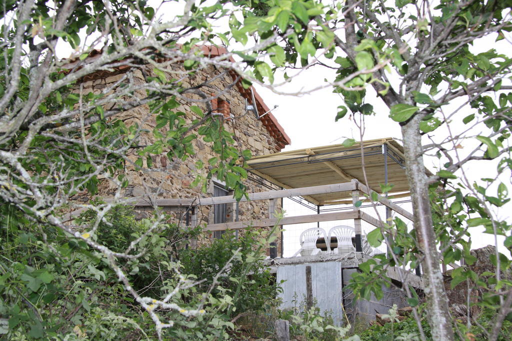 Gite Chez Coste Gilles Saint-Privat-du-Dragon Exterior foto